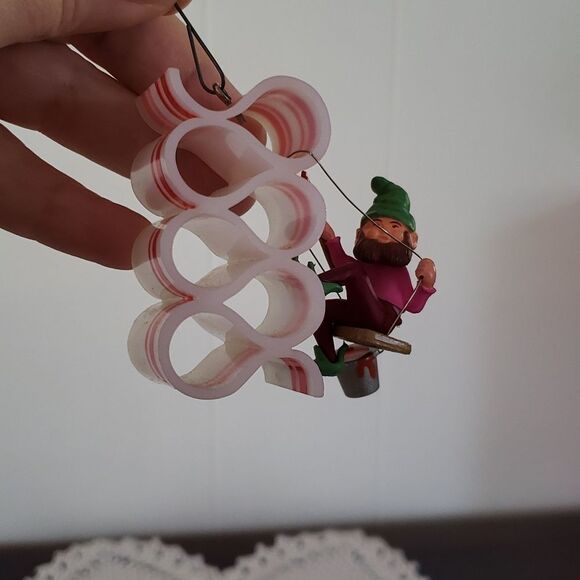 Vintage 1982 Hallmark Keepsake Ornament "Elfin Artist" - Picture 3 of 10